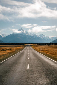 Straße mit Ausblick auf Mount Cook