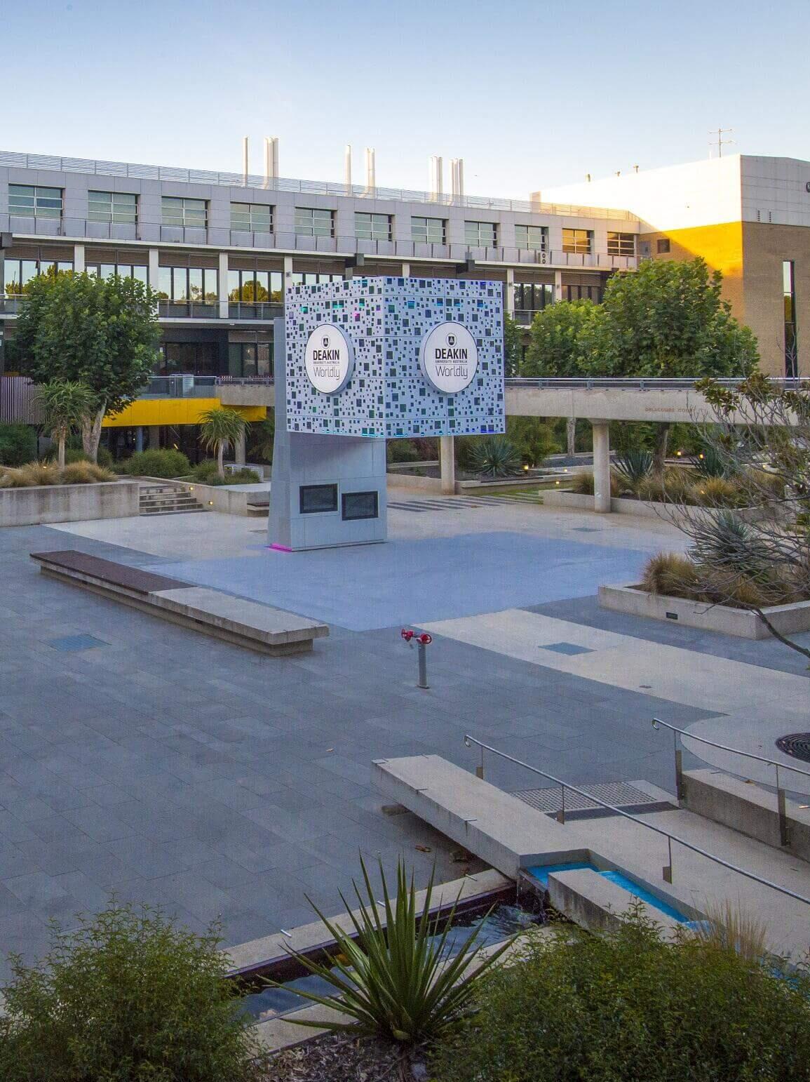 The Cube auf dem Courtyard des Waurn Ponds Campus der Deakin University